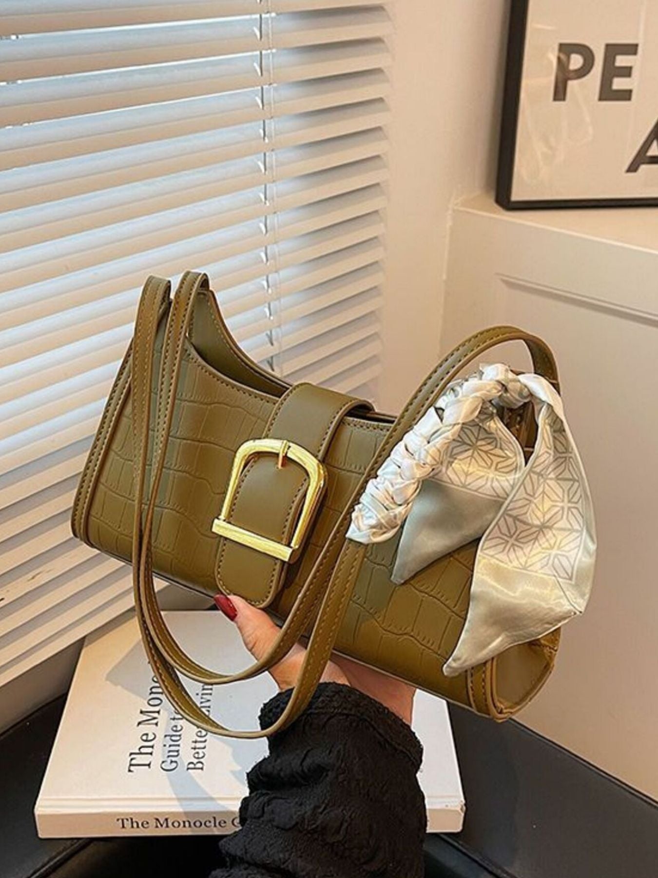 Crocodile Pattern Buckle Shoulder Bag