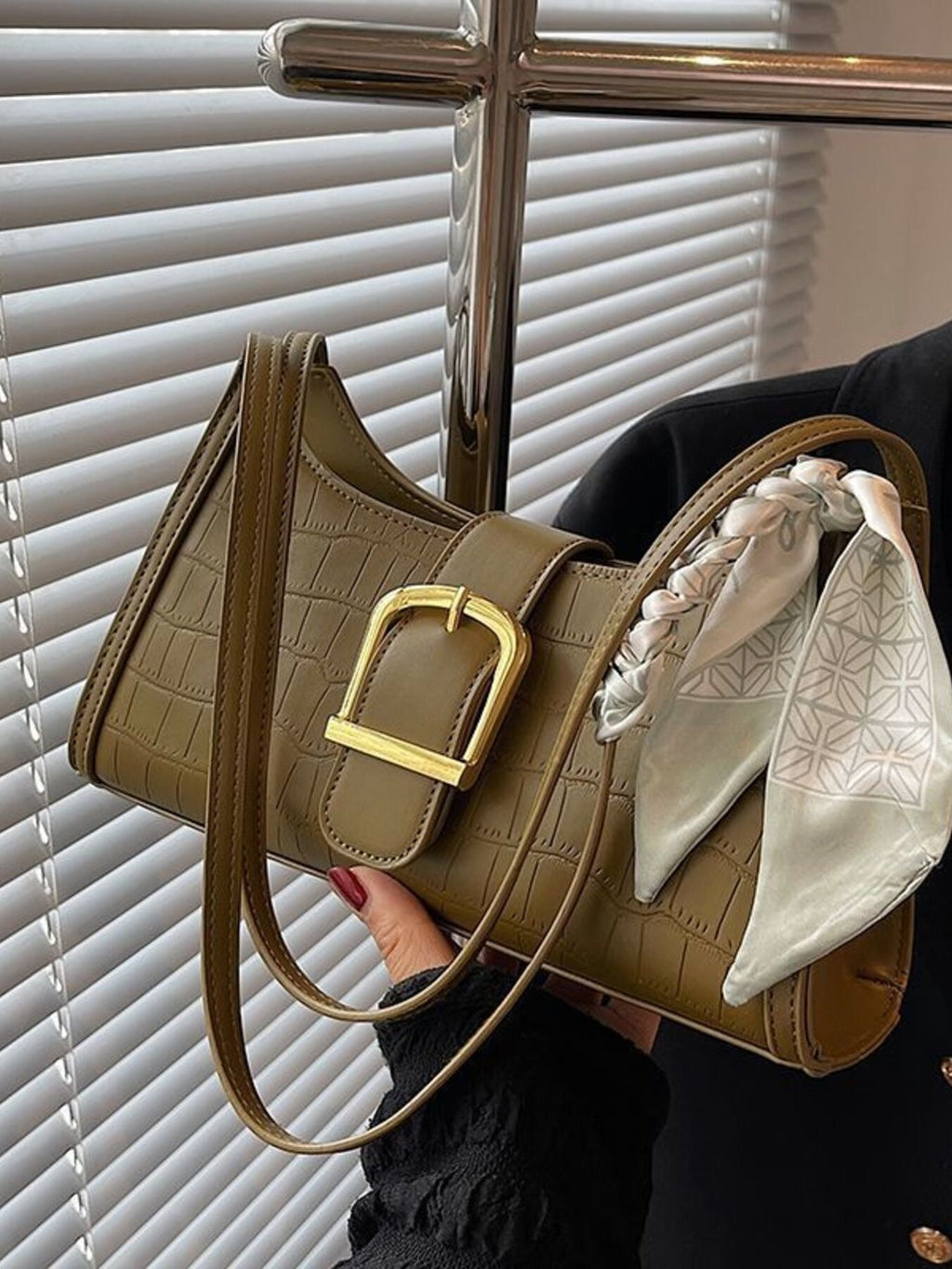 Crocodile Pattern Buckle Shoulder Bag