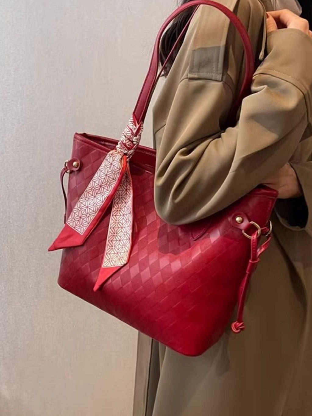 Diamond Pattern Tote Handbag