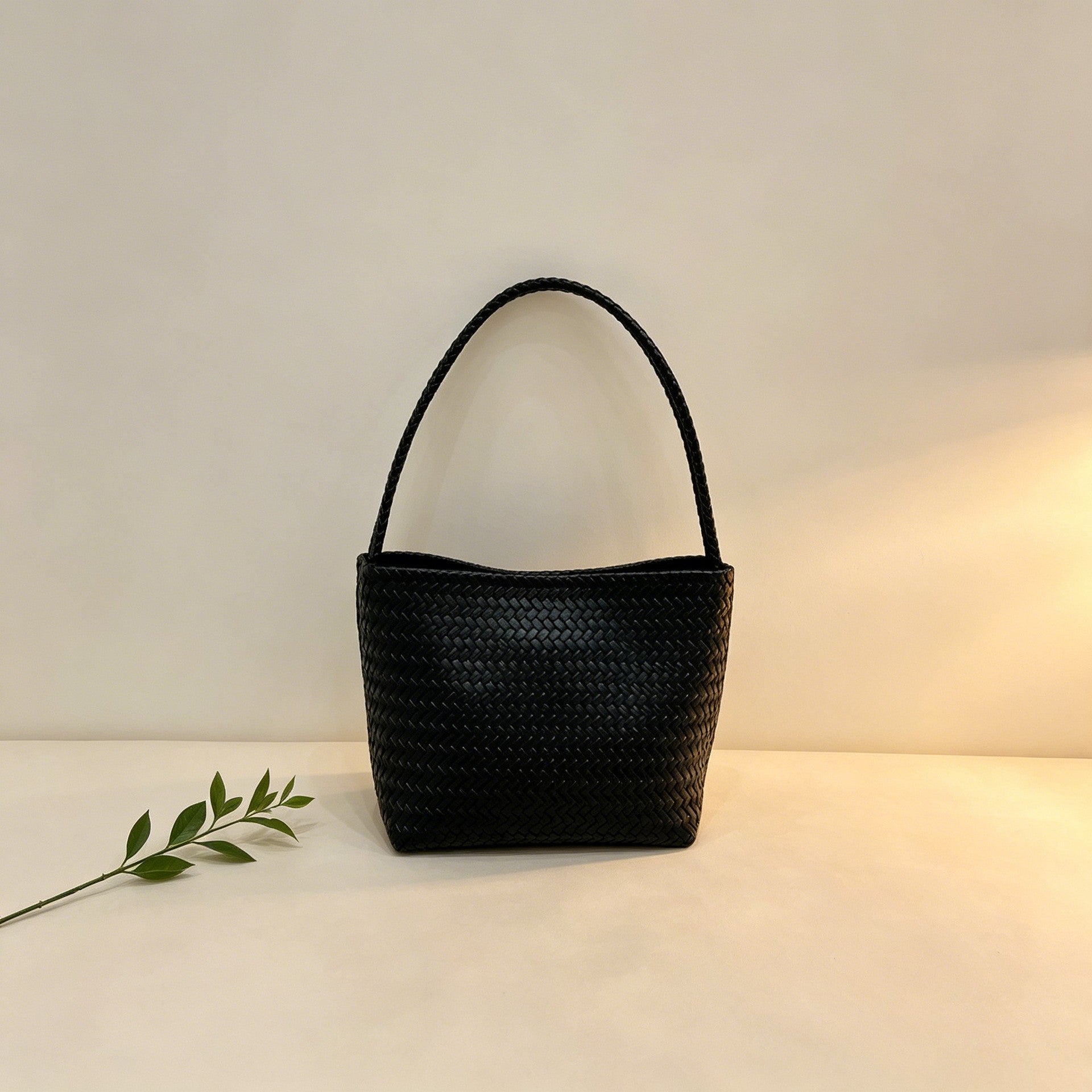 Vintage Woven-pattern Bucket Bag For Women With A Luxurious Feel