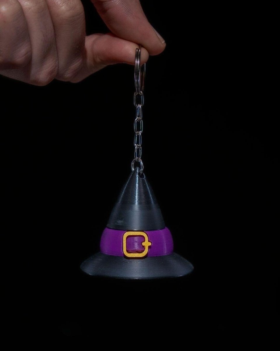 Spooky and Stylish Accessory Keychain – Enchant Your Everyday Essentials