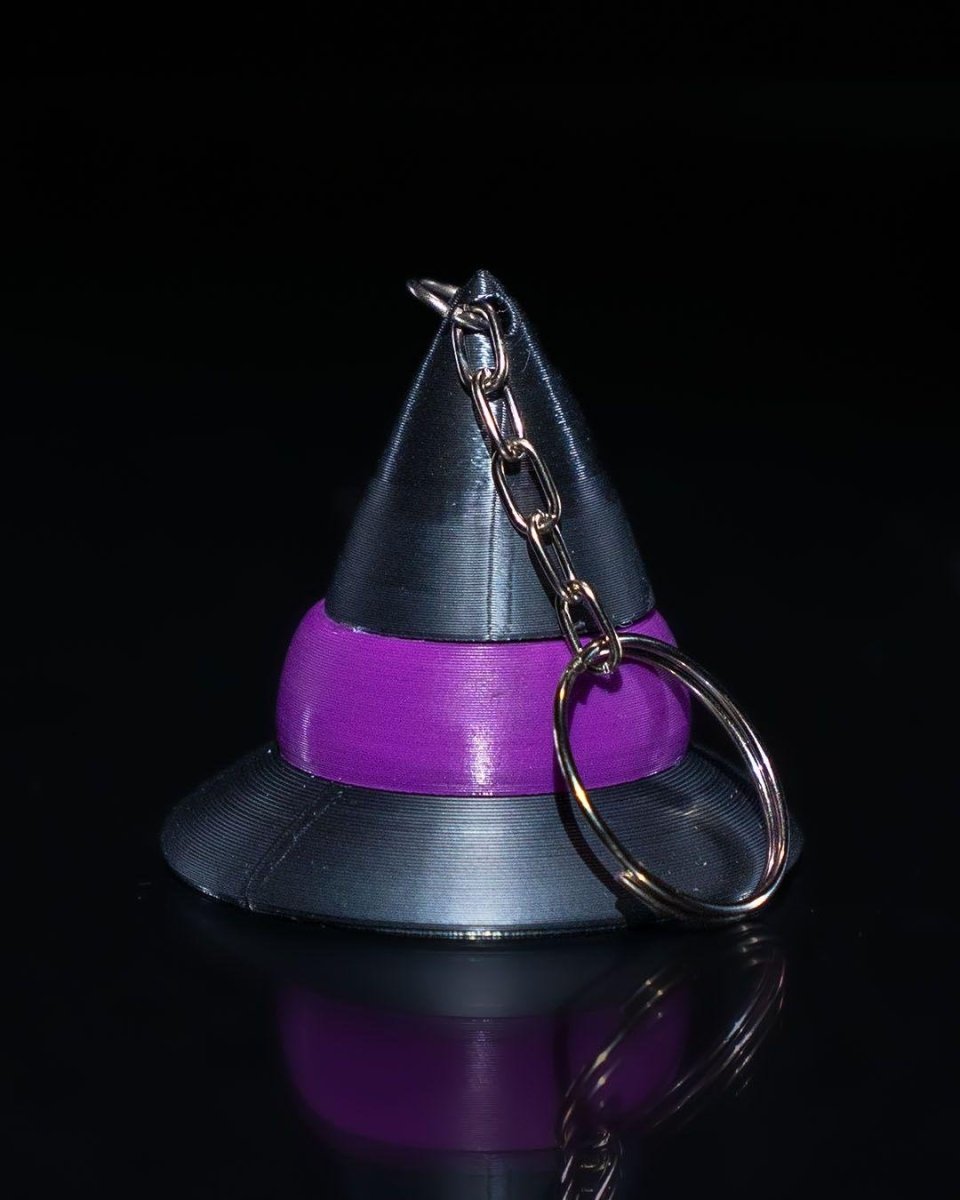 Spooky and Stylish Accessory Keychain – Enchant Your Everyday Essentials