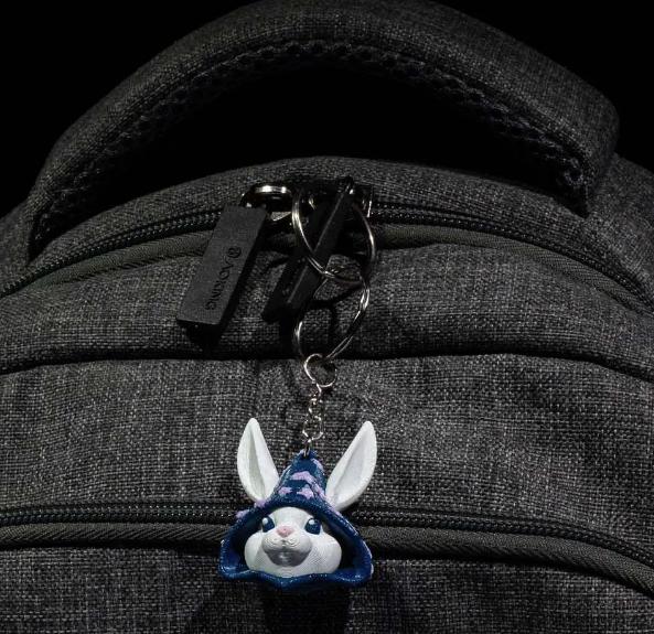 Spooky and Stylish Accessory Keychain – Enchant Your Everyday Essentials